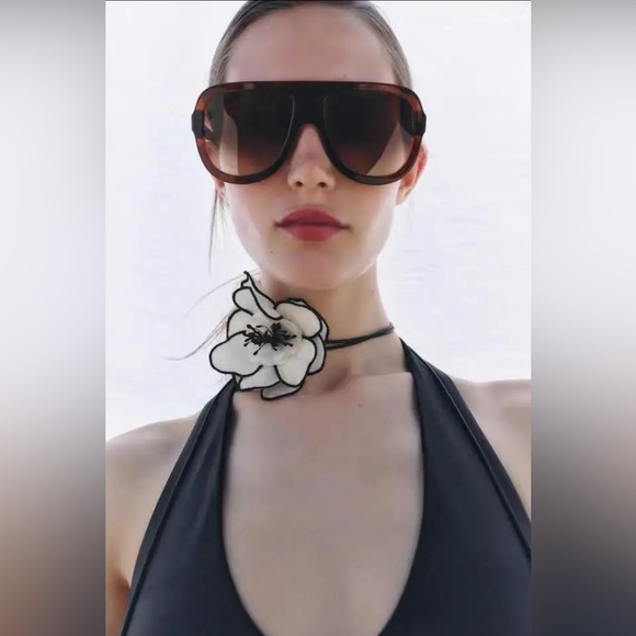 Zara Jewelry - Zara White And Black Fabric Flower Wrap Necklace